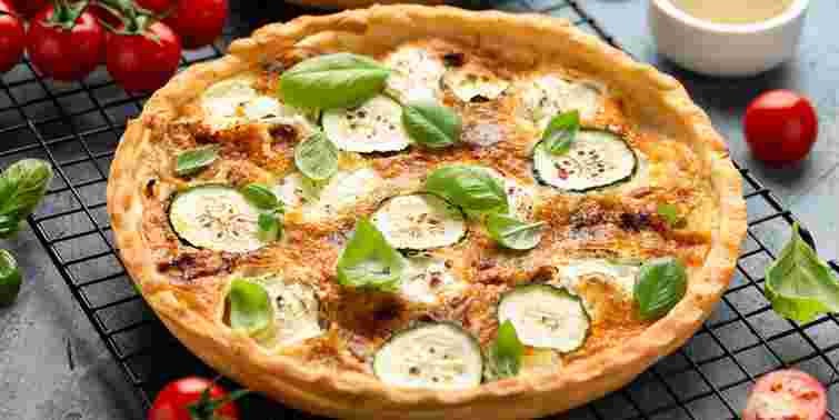 Листковий пиріг з кабачками та сиром. Рецепт дня