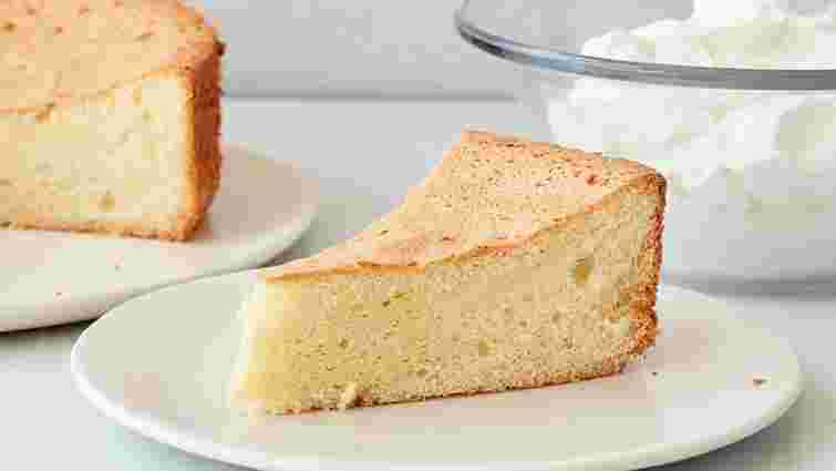 Чому ваш бісквіт не тримає форму: 3 головні причини