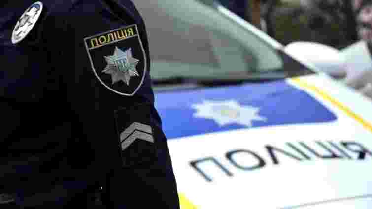 Колишній інспектор поліції Миколаєва отримав штраф за переправлення ухилянта на Закарпатті