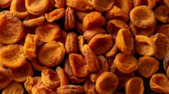 Простого полоскання недостатньо: як правильно мити сухофрукти