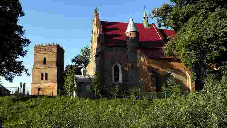 Палац, Швейк і костел-фортеця: що цікавого оглянути в Скелівці