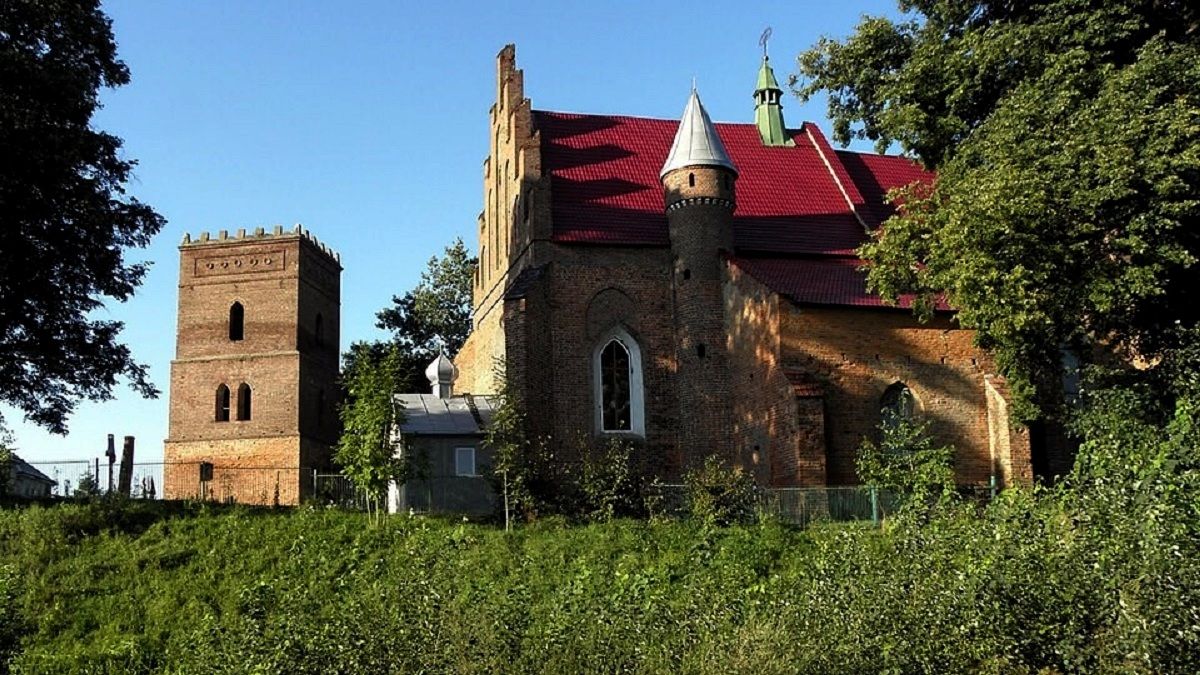 Палац, Швейк і костел-фортеця: що цікавого оглянути в Скелівці