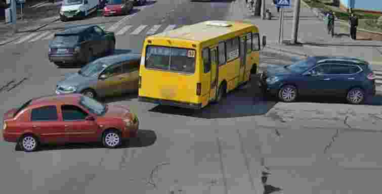 У лікарні помер водій маршрутки, який спричинив ДТП у Рівному