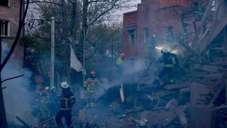 Росія масовано атакувала Україну, є руйнування та постраждалі