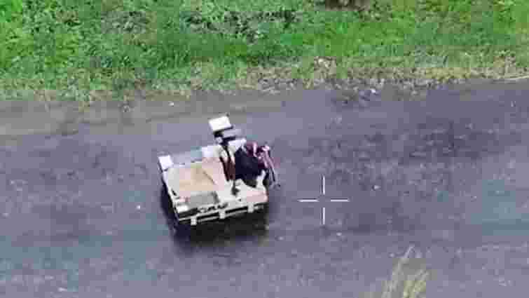 Бійці Третього армійського корпусу врятували 77-річну жінку за допомогою робота