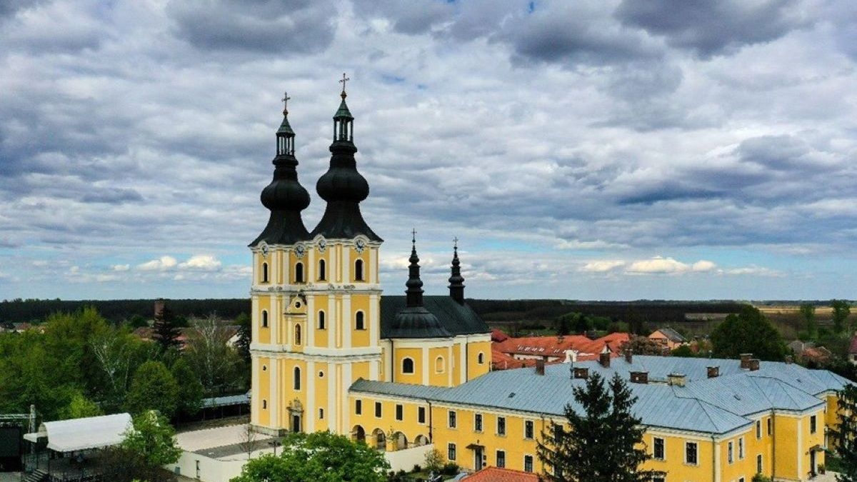 Угорщина націоналізувала монастир українських отців-василіан у місті Марія-Повч