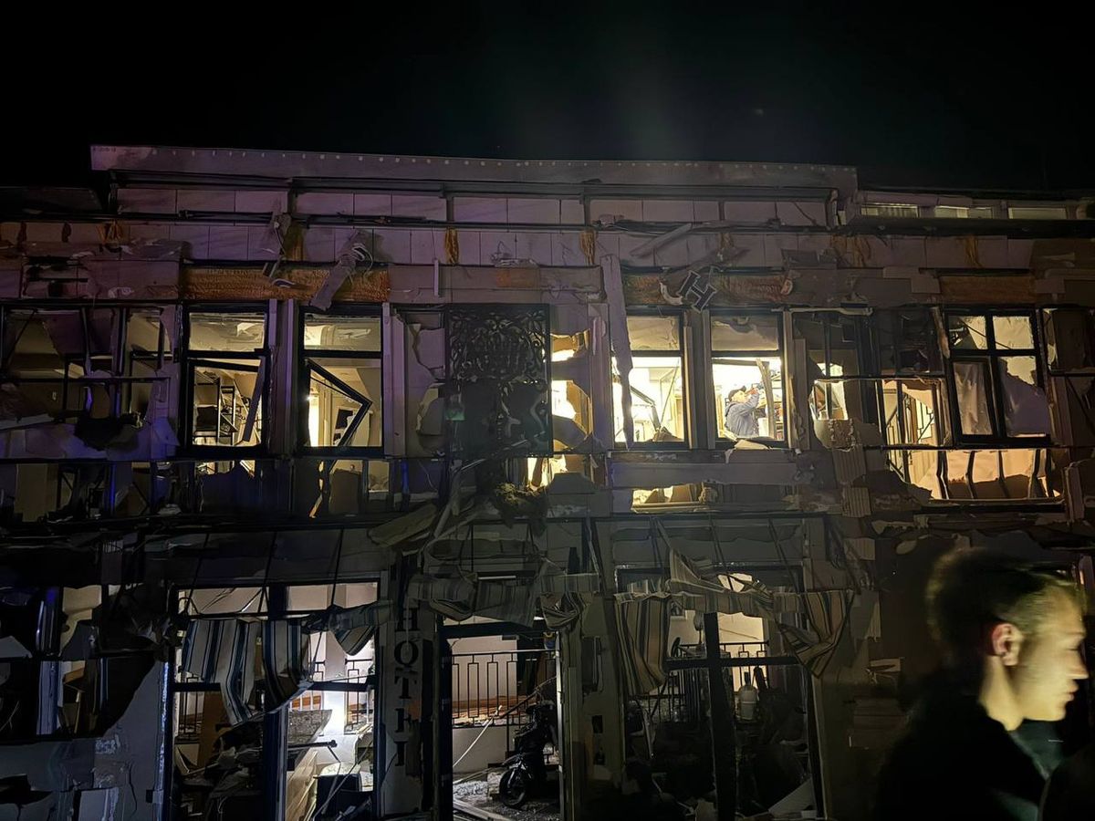 Росіяни масовано атакували житлові будинки в Одесі, понад десяток постраждалих