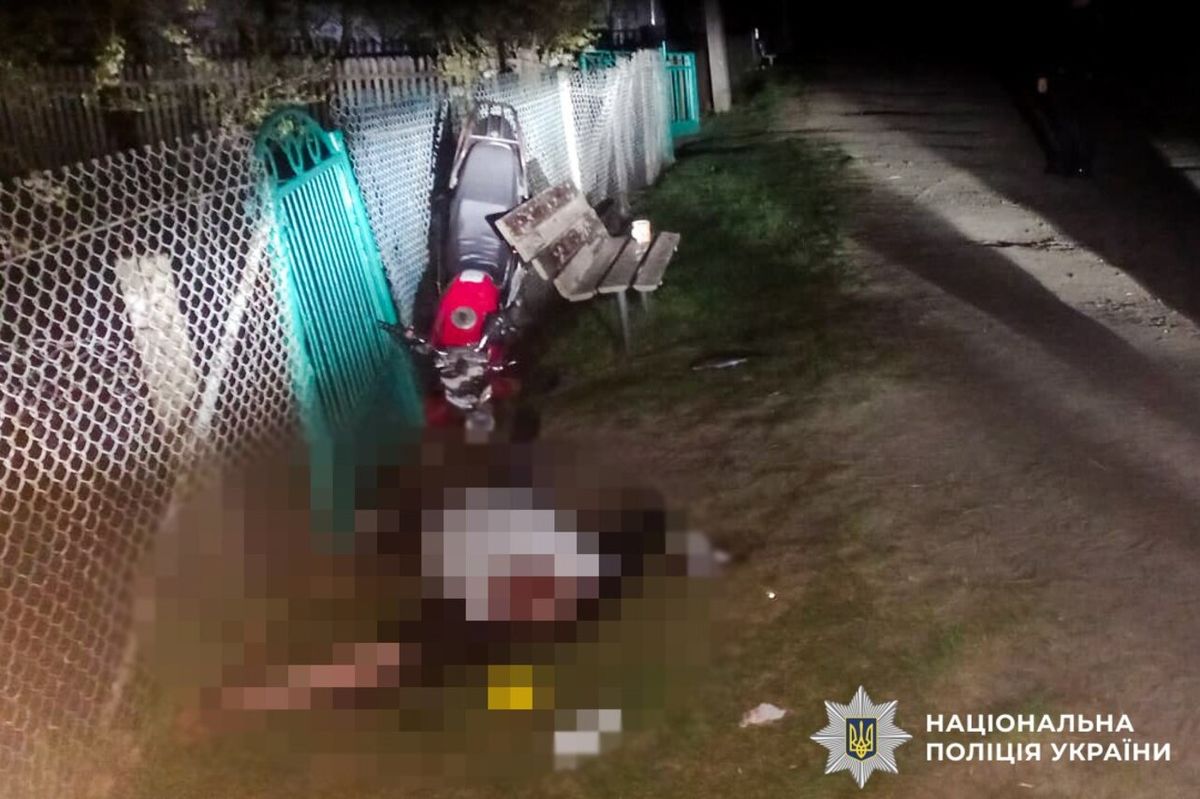 Мотоцикліст врізався у дерев’яну лавку на Рівненщині та загинув