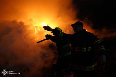 Біля Ужгорода сталася масштабна пожежа на сміттєзвалищі