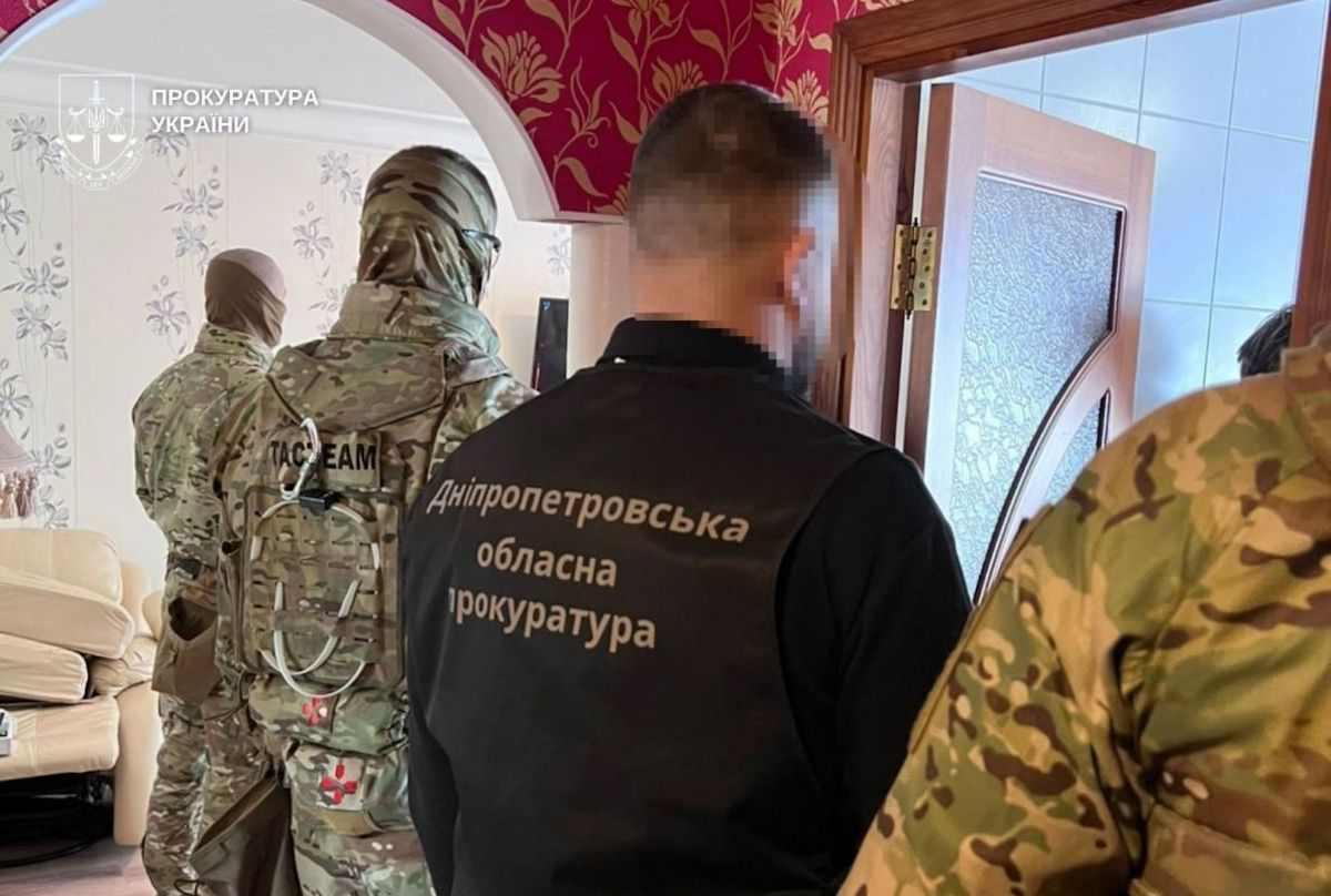 Кіберполіцейські викрили шахраїв, які під виглядом «єДопомога» ошукали українців на 5 млн грн
