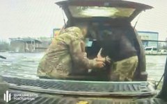 На Донеччині ДБР викрило військового на спробі продати кулемети