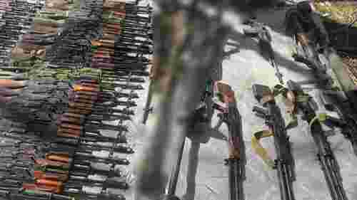 Поліція ліквідувала канал постачання зброї для російських політиків і пропагандистів 