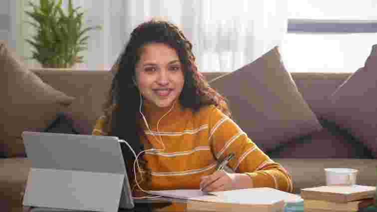 Підготовка до НМТ: яких результатів досягли учні дистанційних шкіл у 2025 році