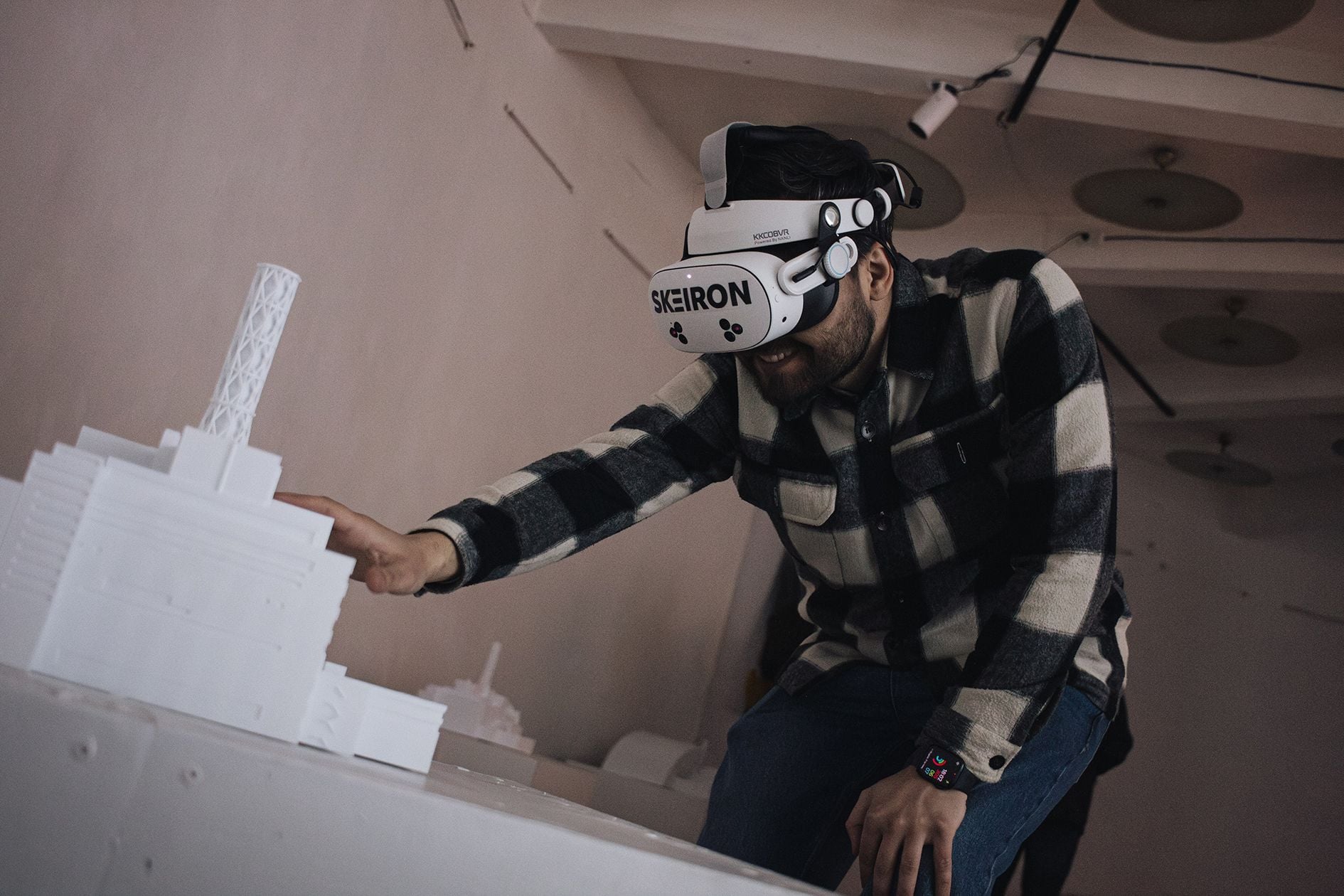 Через 3D-реконструкції, макети, VR- та AR-взаємодію відвідувачі можуть доторкнутися до четвертого енергоблока (фото Тетяни Задорожної)