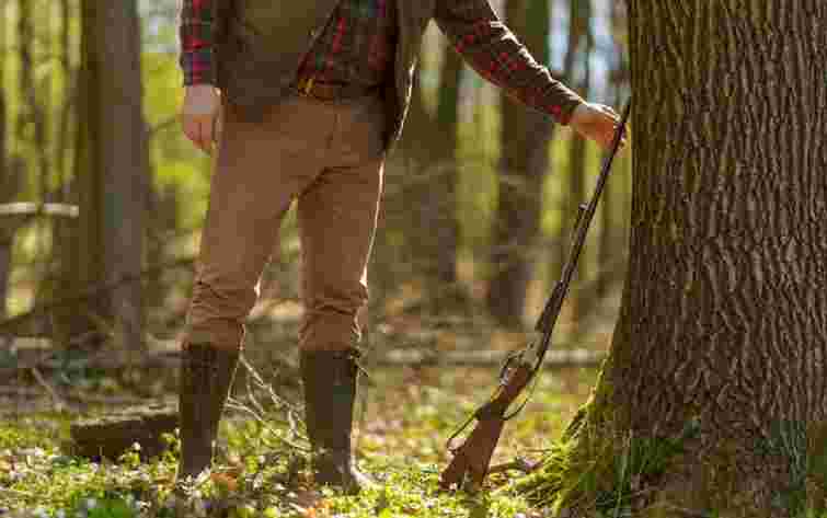 Мешканець Львівщини уник покарання за вбивство собаки з рушниці