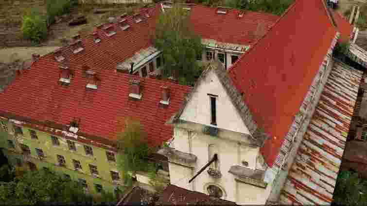 Римо-католики проведуть службу в покинутому монастирі на території ЛАЗу 