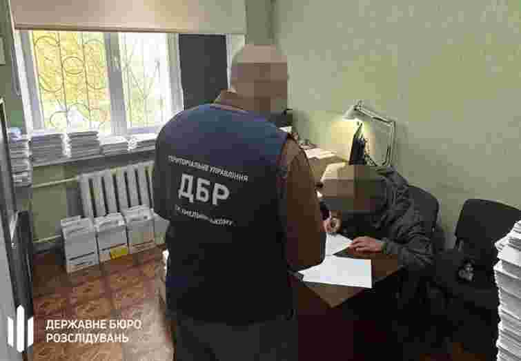 Військового підозрюють у побитті та катуванні колишньої дівчини на Хмельниччині