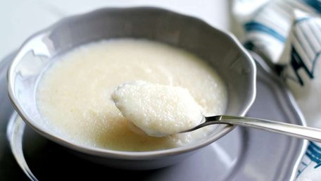 Що робити, якщо манка вийшла рідкою: як швидко її загустити