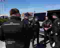 До України екстрадували шахрая, який ошукував військових на фейковому продажі авто
