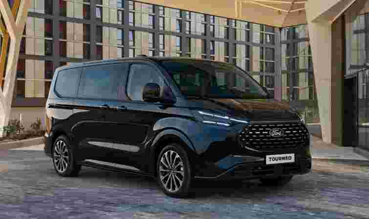 ДБР придбало мінівен Ford у комплектації Titanium X вартістю 3,7 млн грн 