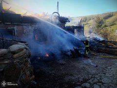 На Закарпатті горить відомий гірськолижний курорт