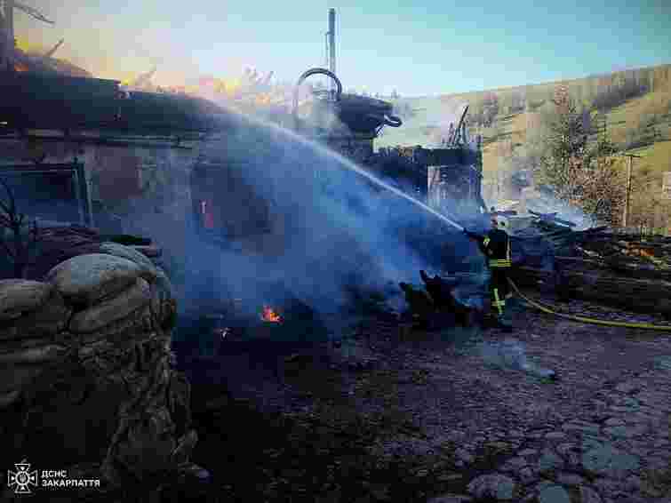 На Закарпатті горить відомий гірськолижний курорт