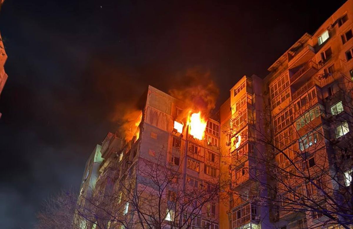 Росіяни вдарили дронами по Одесі та Харкову, є влучання і руйнування