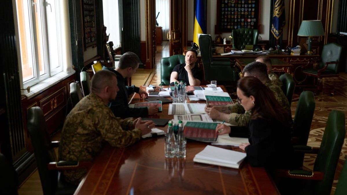 Зеленський анонсував реформу армії з новими виплатами та поетапною демобілізацією