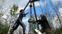 Польські волонтери відновили надгробки на українському цвинтарі в прикордонному селі