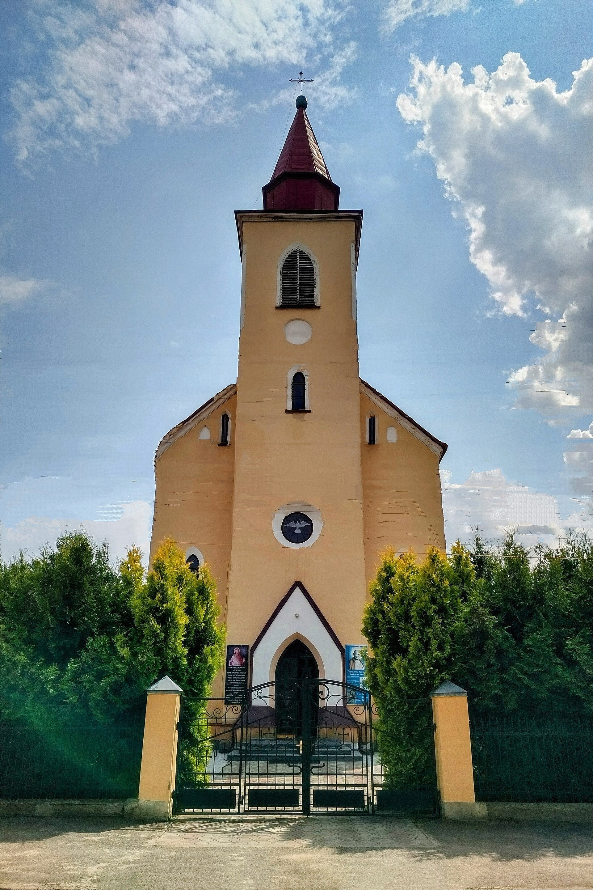Костел (фото з Вікіпедії)