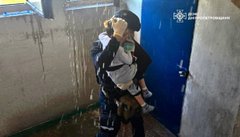 Російський дрон вдарив по багатоповерхівці у Кривому Розі 
