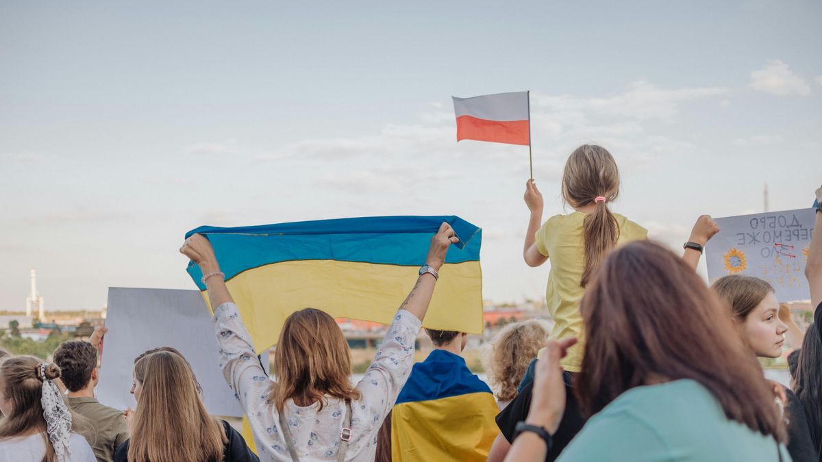 Українські біженці можуть отримати у Польщі карту побиту на три роки
