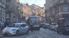 У Львові водійка трамвая вчинила ДТП через раптову слабкість