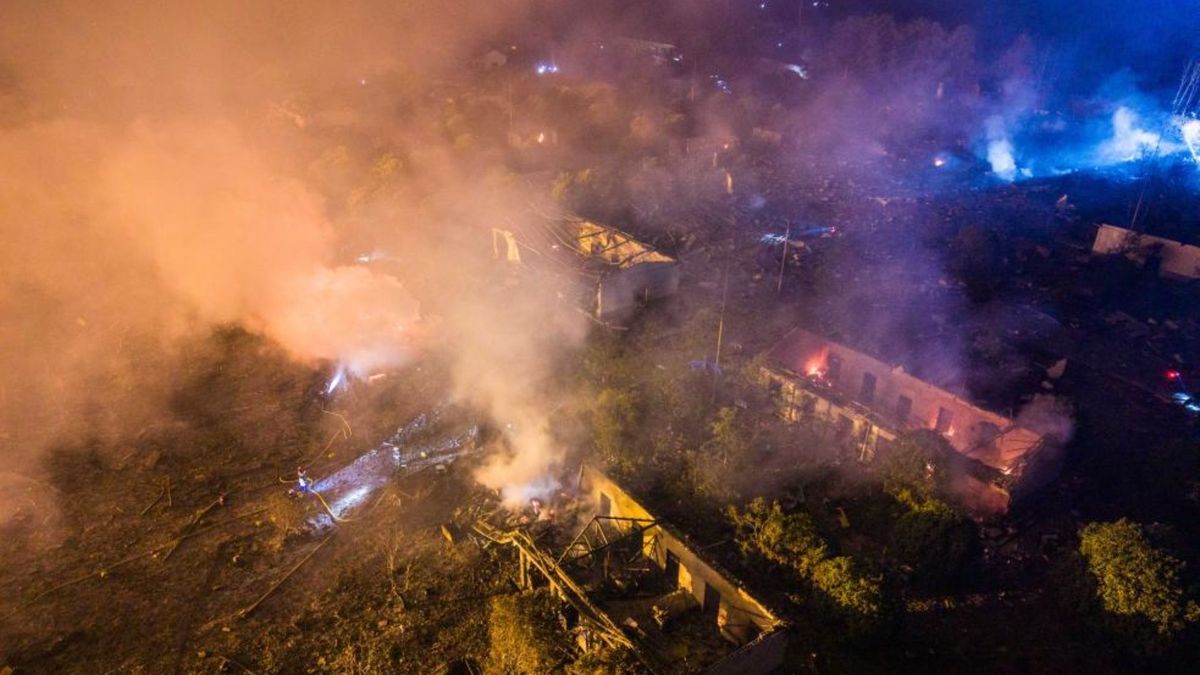 У Китаї стався вибух на заводі феєрверків, десятки загиблих 