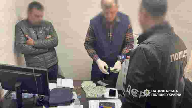 Посадовця Луцької міськради викрили на 30 тис. доларів хабаря за документи для видобутку надр