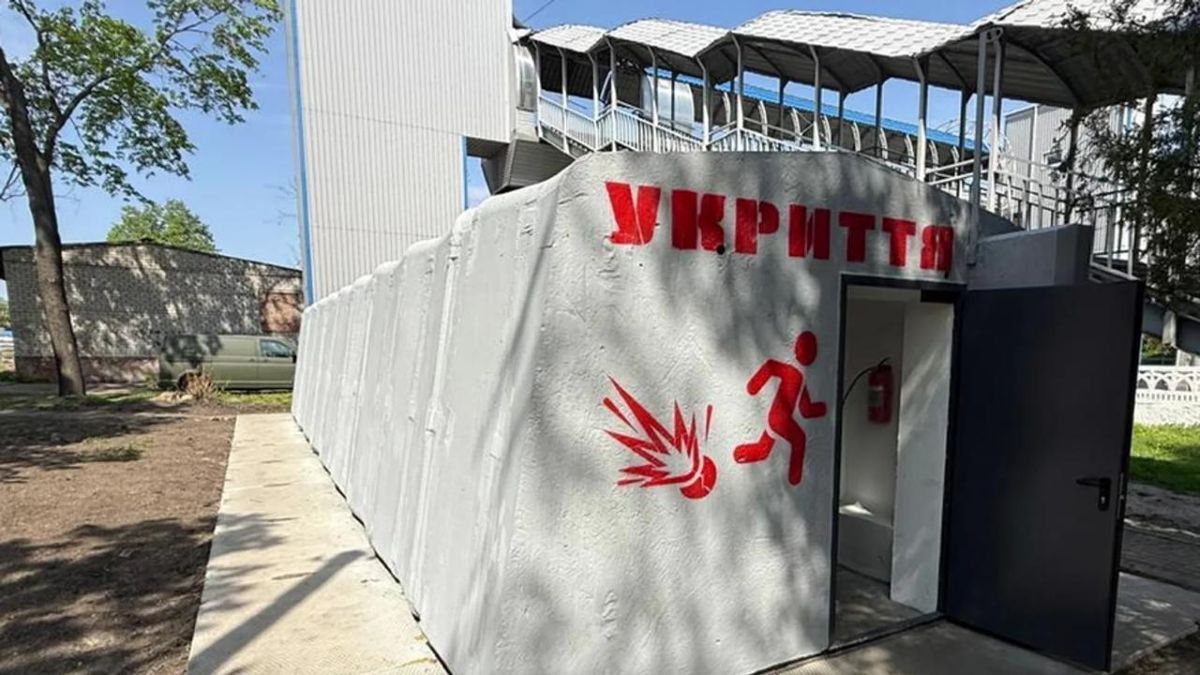 «Укрзалізниця» розгортає сотні модульних укриттів через атаки Росії 