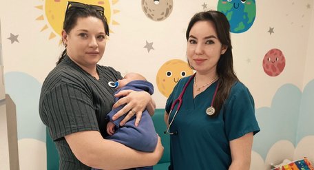 У Львові вперше в Україні немовля з критичною вадою серця прооперували без розрізу грудини