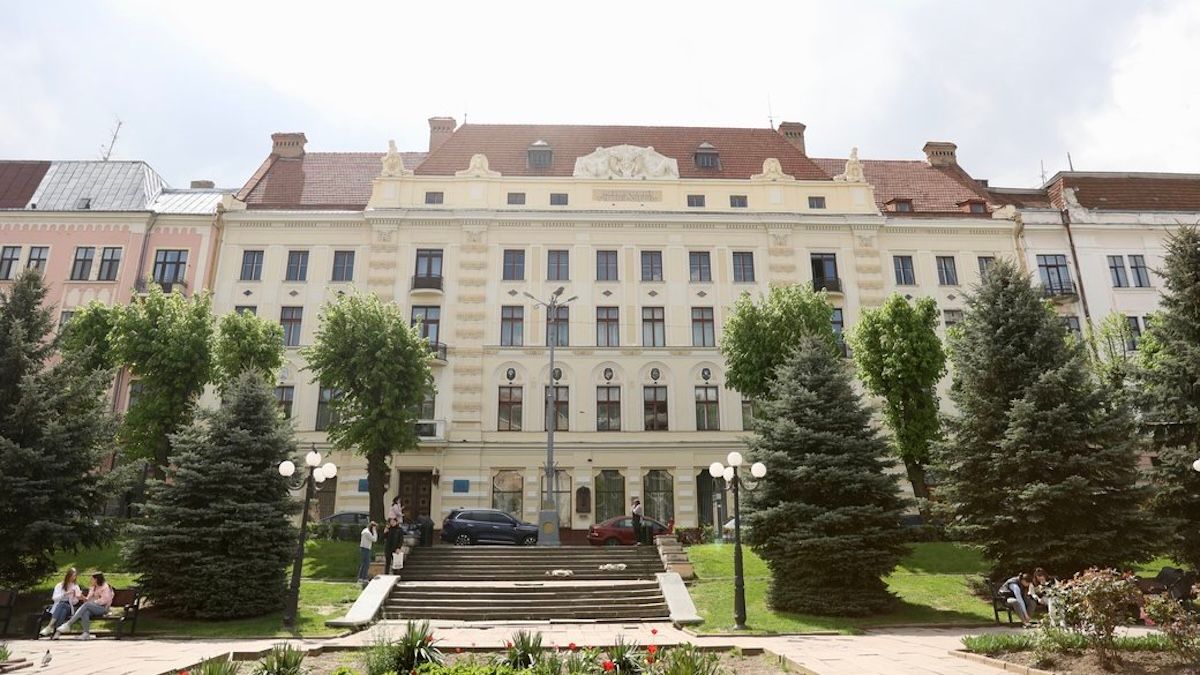 В Буковинському медуніверситеті навчатимуть парамедиків та клінічних психологів