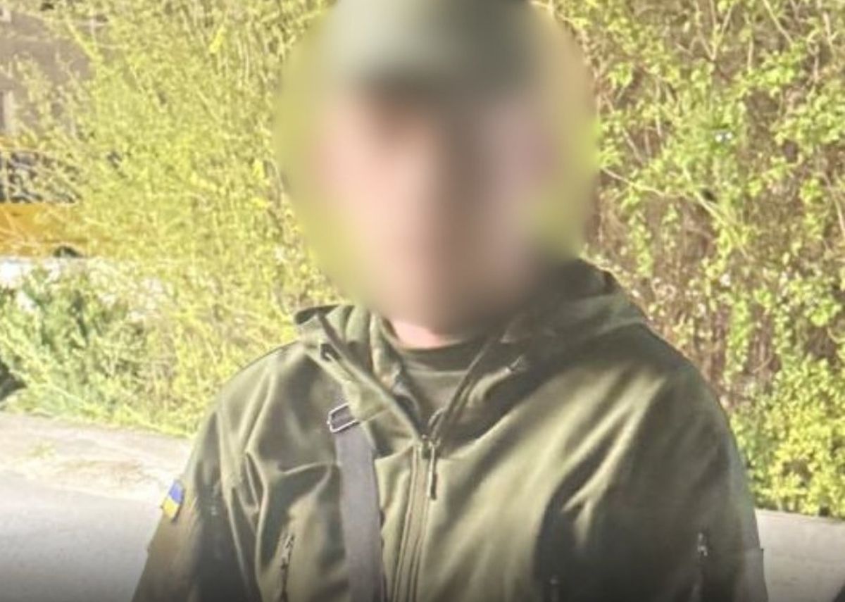 Службовець ТЦК на Львівщині вимагав 15 тис. доларів за списання зі служби