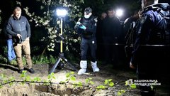 На Буковині свекор вбив 21-річну невістку та закопав тіло на городі
