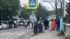 На Закарпатті натовп штурмував будівлю ТЦК у Міжгір’ї, пролунали постріли