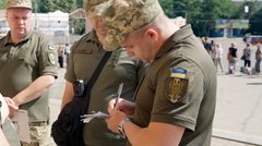 На Одещині військовозобовʼязаний у розшуку напав з ножем на двох співробітників ТЦК