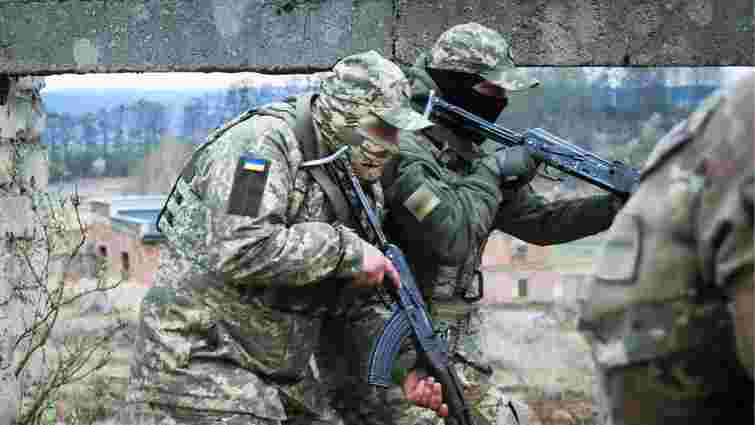 Кабмін розглядає запровадження системи додаткової плати військовим на фронті