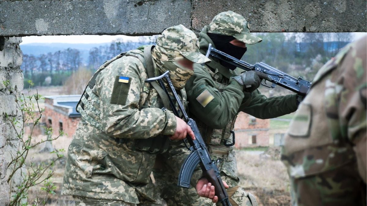 Кабмін розглядає запровадження системи додаткової плати військовим на фронті