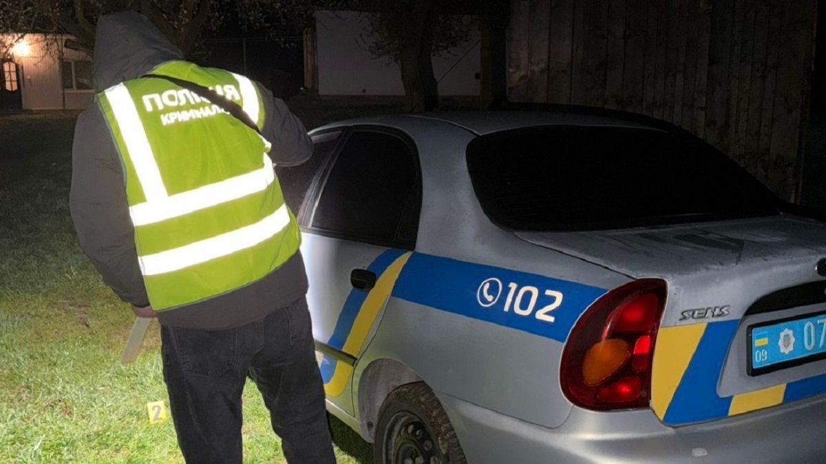 На Прикарпатті поліцейський вистрелив по ногах військового в СЗЧ, який погрожував ножем медикам