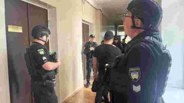 На Кіровоградщині заступник міського голови зчинив стрілянину у приміщенні міськради