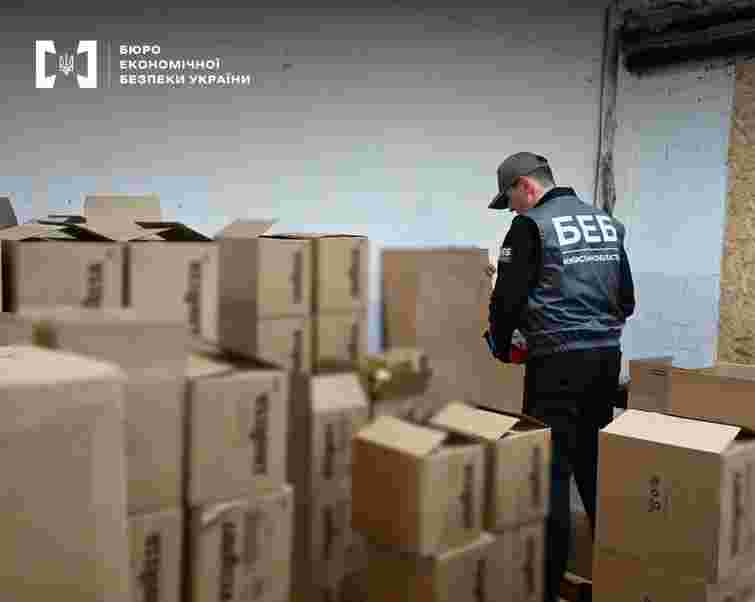 Під Києвом викрили масштабне виробництво підробленої кави відомого італійського бренду