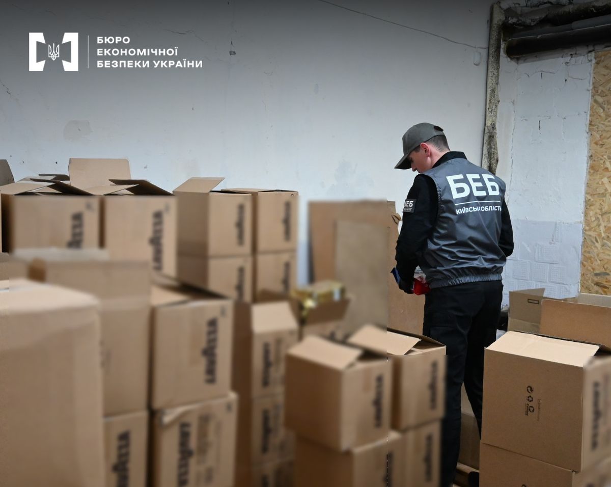 Під Києвом викрили масштабне виробництво підробленої кави відомого італійського бренду