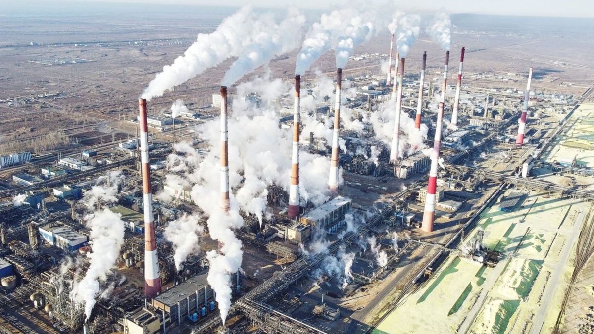 Українські дрони атакували Астрахань та уразили один з найбільших газопереробних заводів світу