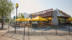 У Києві відкрили екологічний McDonald’s: з чого зробили інтер'єр закладу